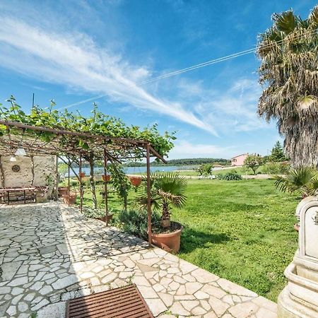 Apartments And Rooms Ana Pomer 217 Екстериор снимка