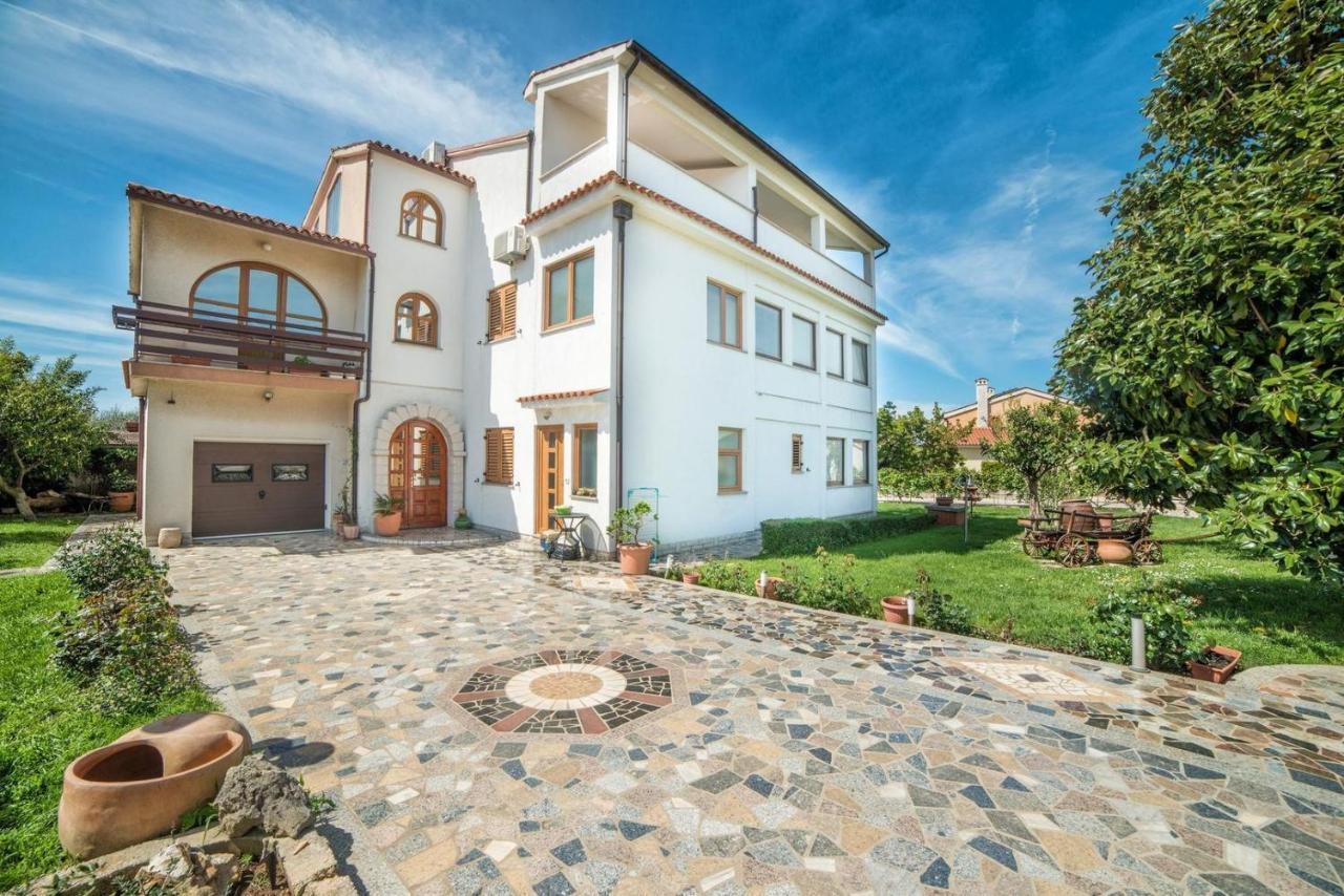 Apartments And Rooms Ana Pomer 217 Екстериор снимка
