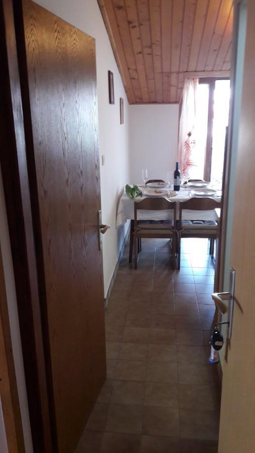 Apartments And Rooms Ana Pomer 217 Екстериор снимка