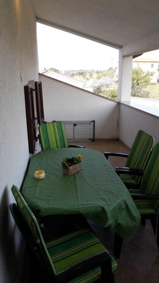 Apartments And Rooms Ana Pomer 217 Екстериор снимка