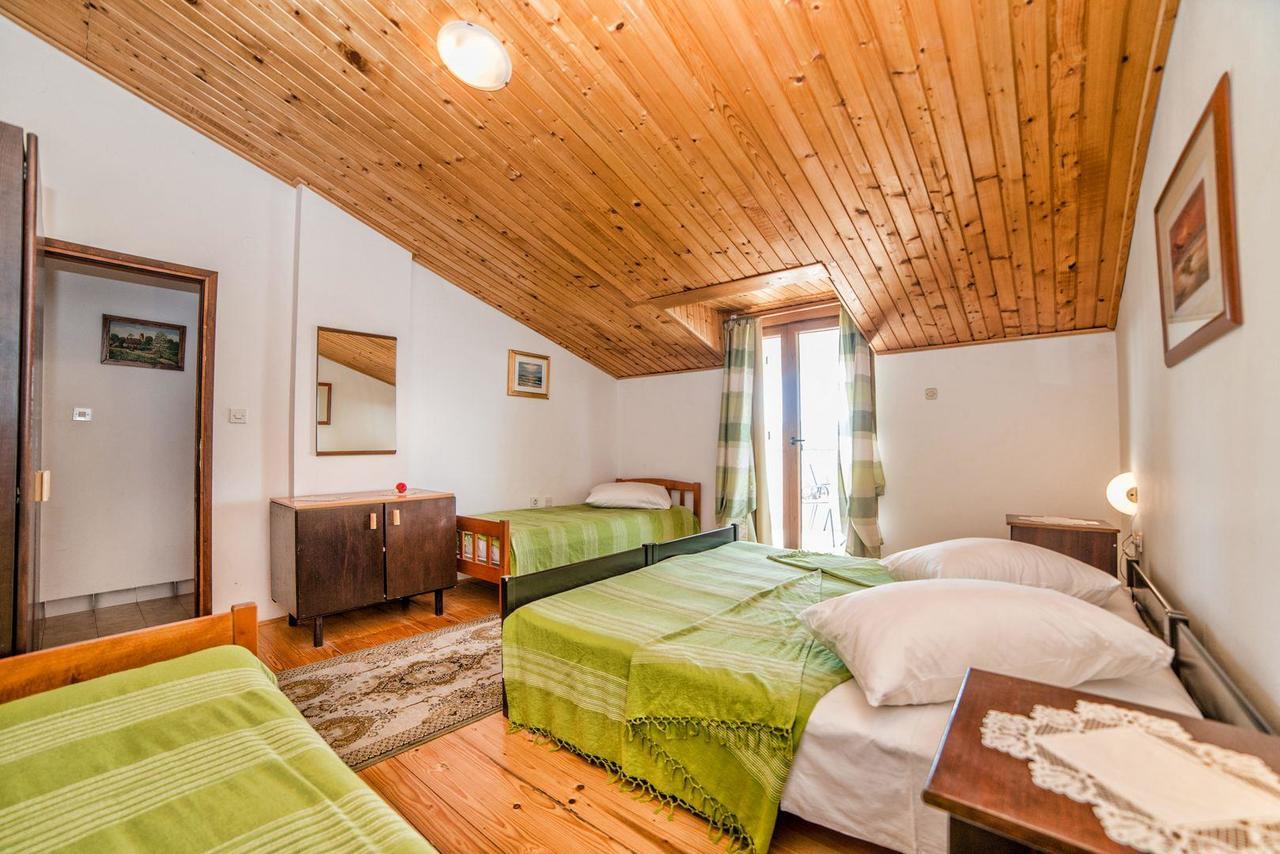 Apartments And Rooms Ana Pomer 217 Екстериор снимка