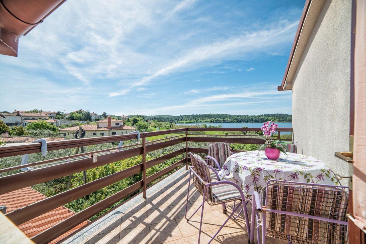 Apartments And Rooms Ana Pomer 217 Екстериор снимка