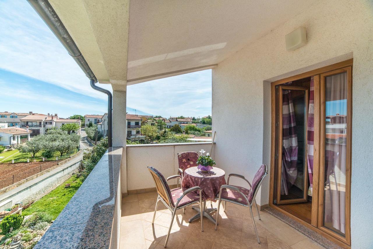 Apartments And Rooms Ana Pomer 217 Екстериор снимка
